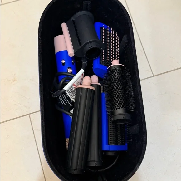 Dyson Airwrap Styler Special Edition - Picture 2 of 6